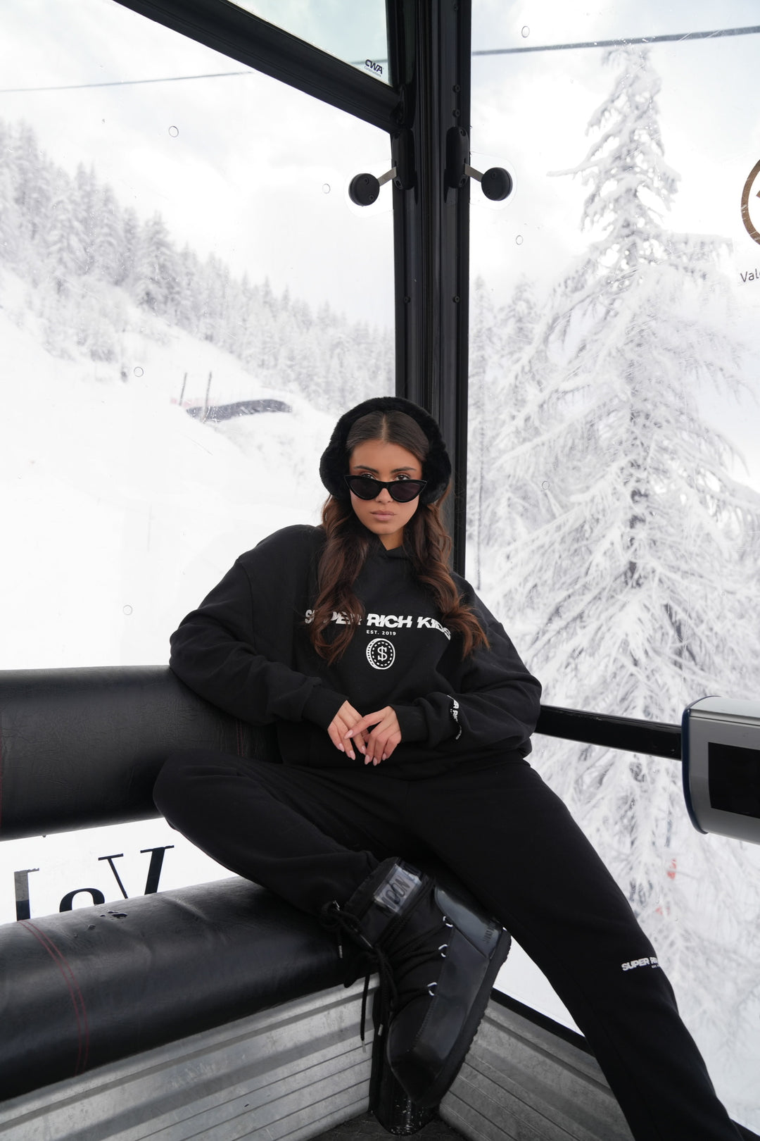 'Super Rich Kids' Hoodie Black