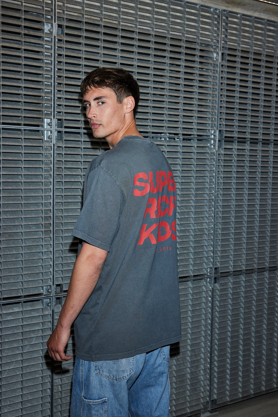 'Super Rich Kids' T-Shirt Acid Wash Grey & Red logo