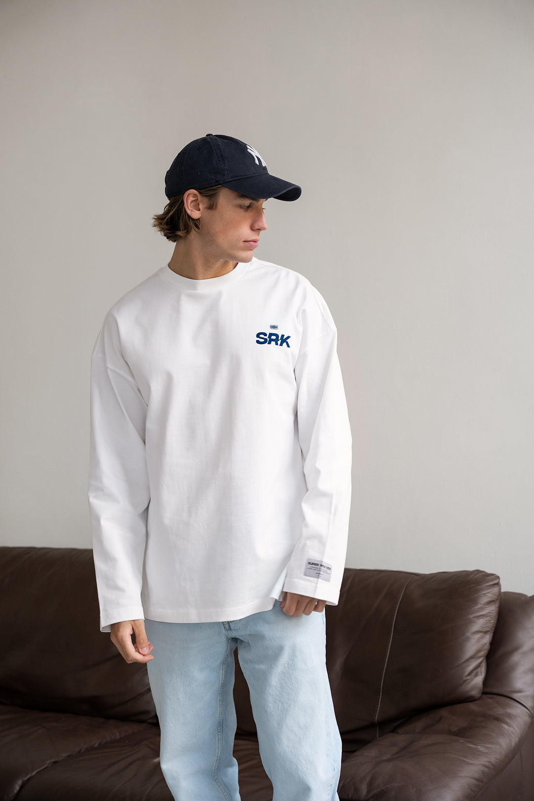 'THE NEW RICH' Longsleeve tee ‘Off white & Navy’