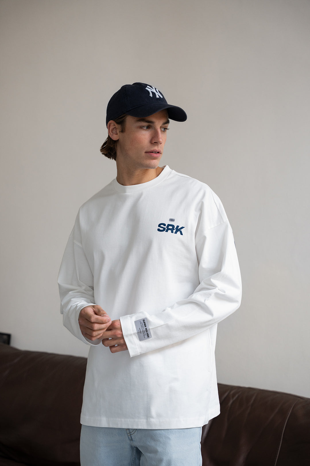 'THE NEW RICH' Longsleeve tee ‘Off white & Navy’