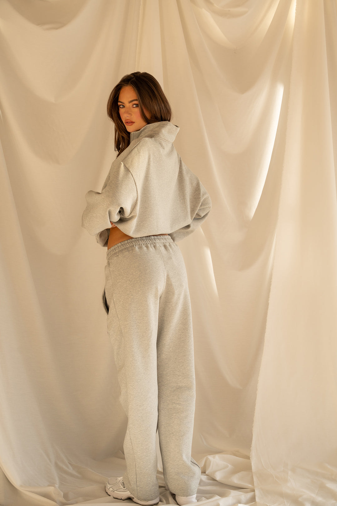 'The New Rich' Straight joggers 'Grey Melange & Burgundy'