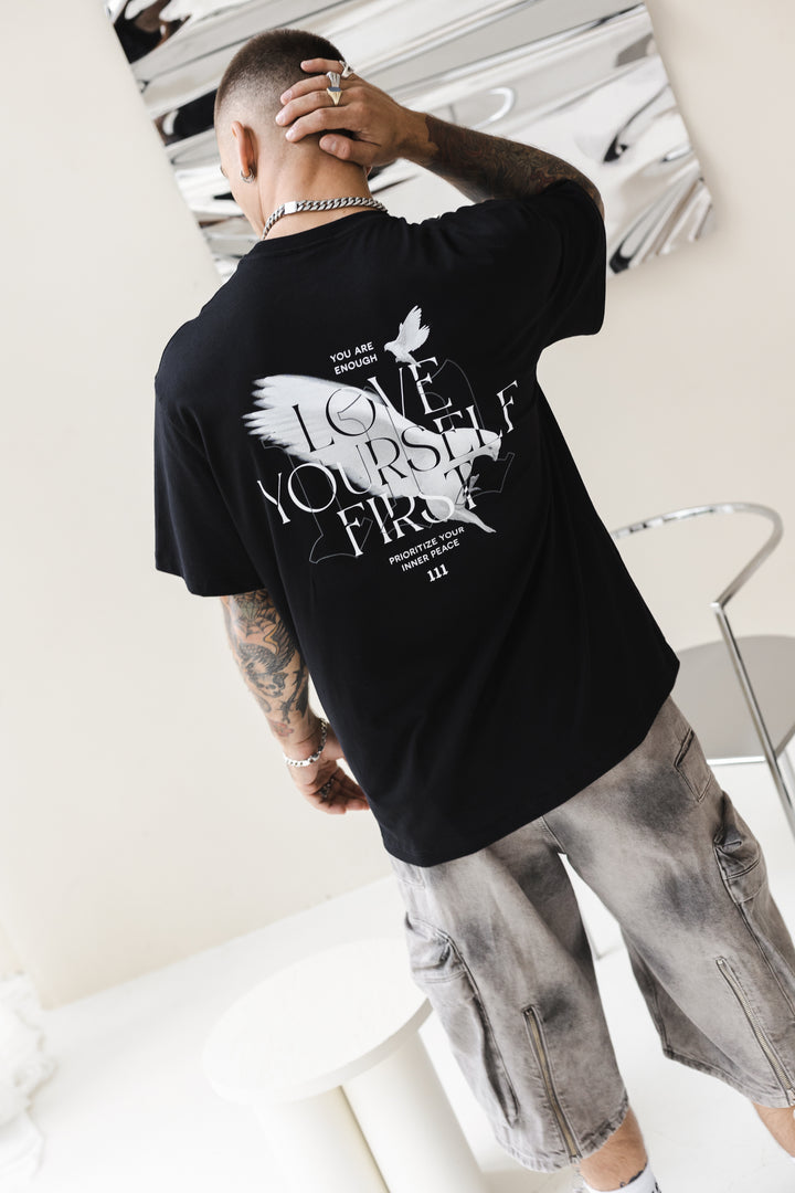T-Shirt 'Love yourself' Black