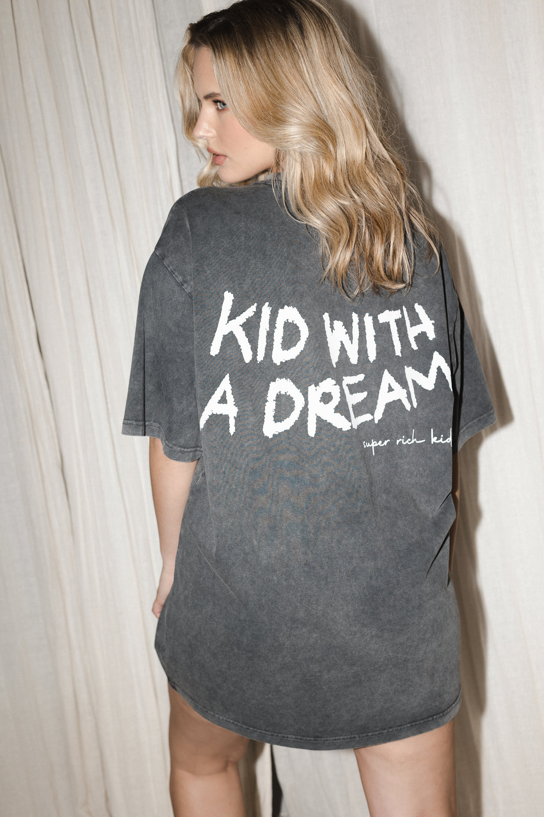 'Kid With a Dream' T-Shirt Acid Wash Grey